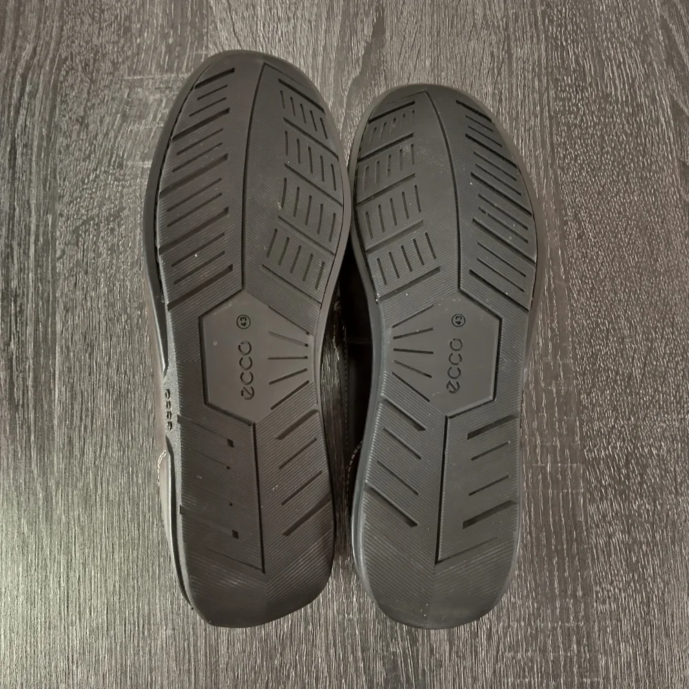 ECCO Classic Moc mens loafer. Size  9.5. Slip ons Leather great condition Brown - Picture 6 of 15